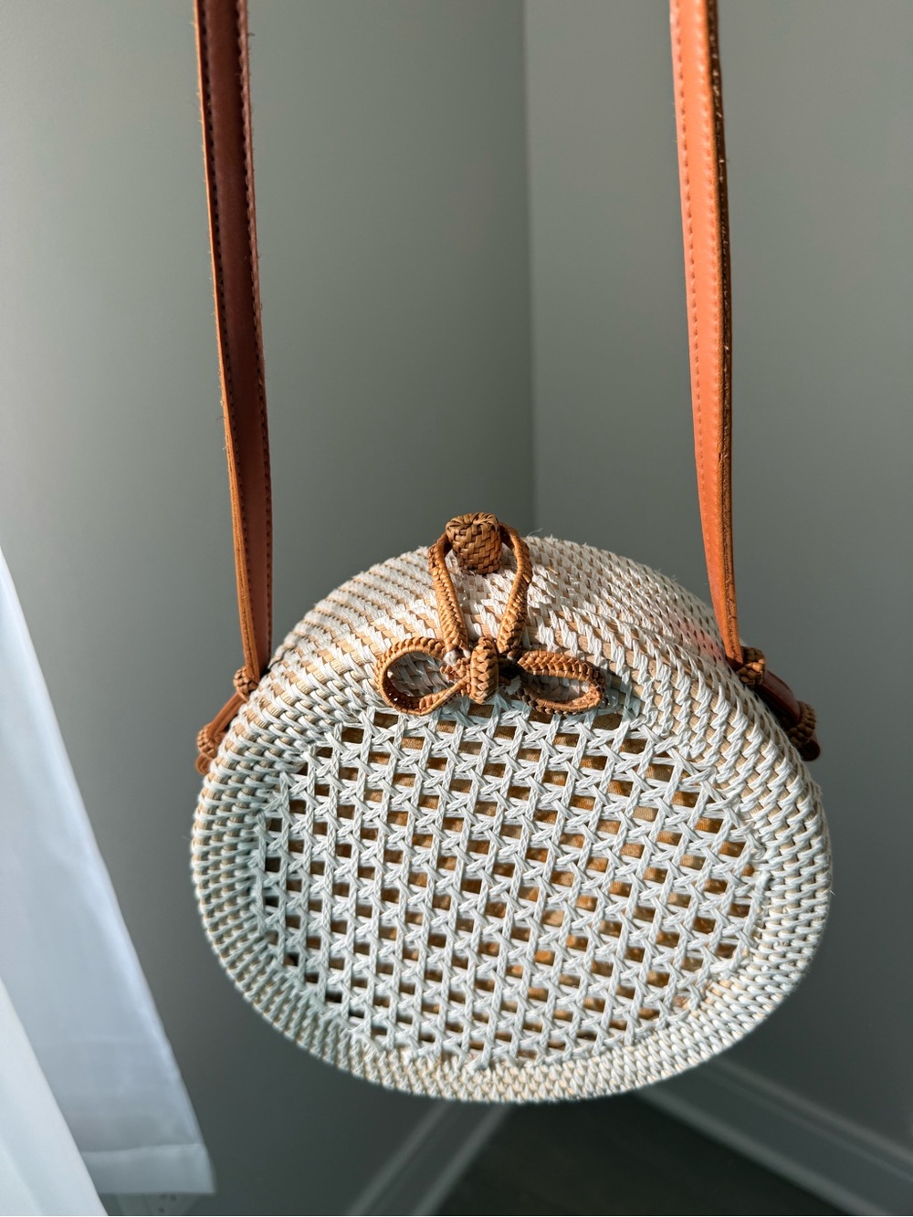Anthropologie Round Woven Crossbody Bag 🌿✨